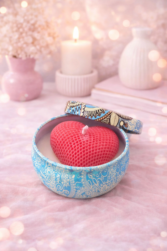 ''Locked in love'' heart candle