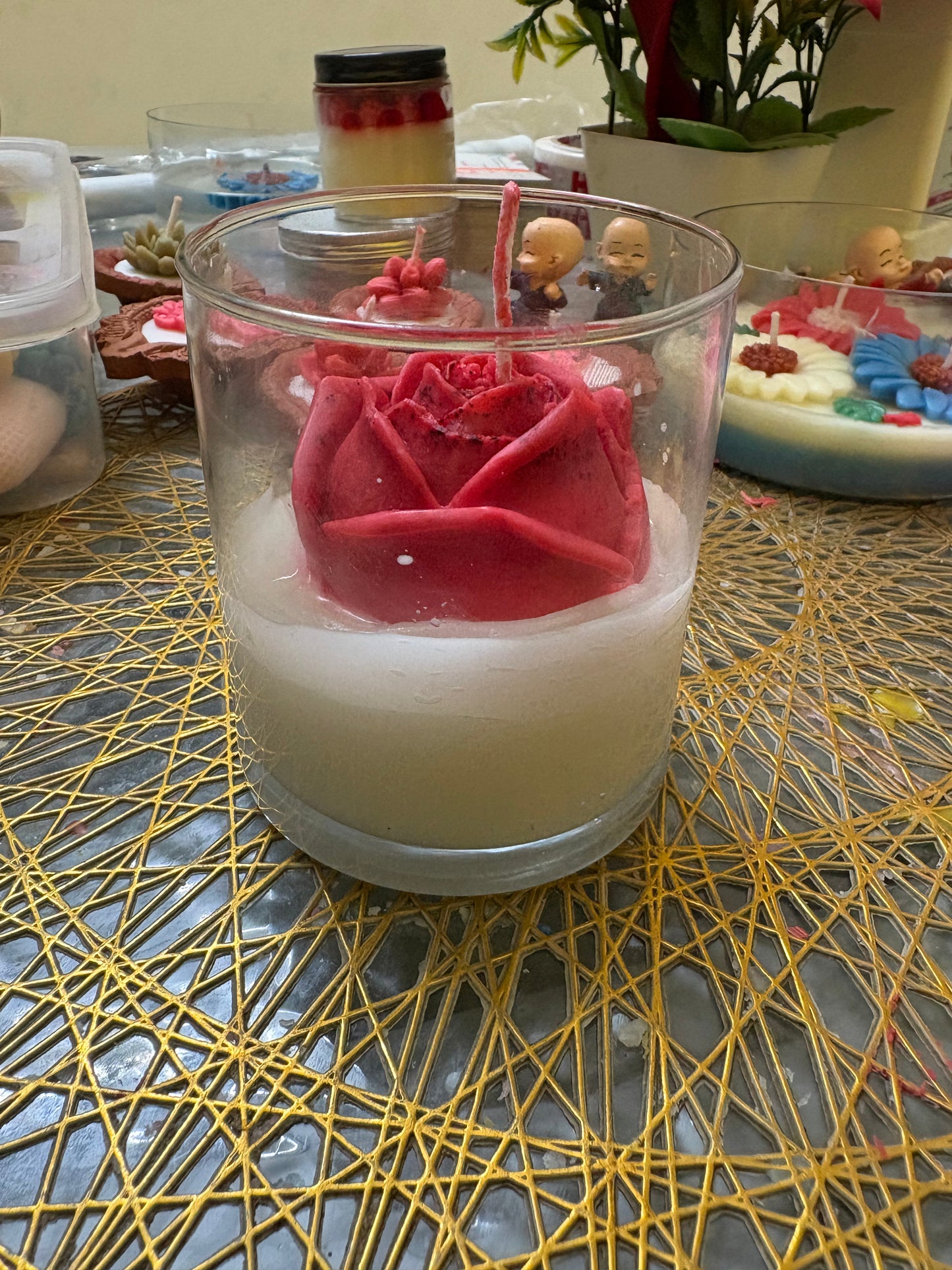 Classic Rose Glass Candle 🌹